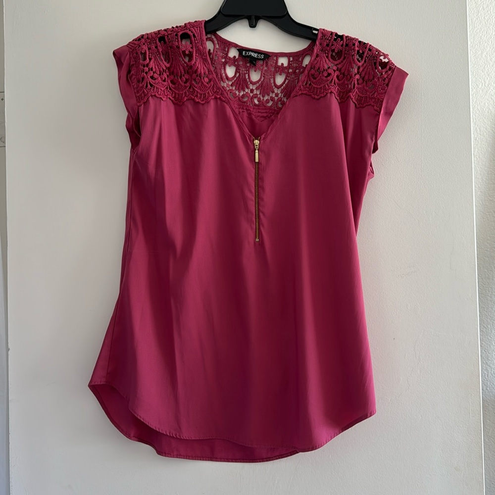 Express blouse pink medium